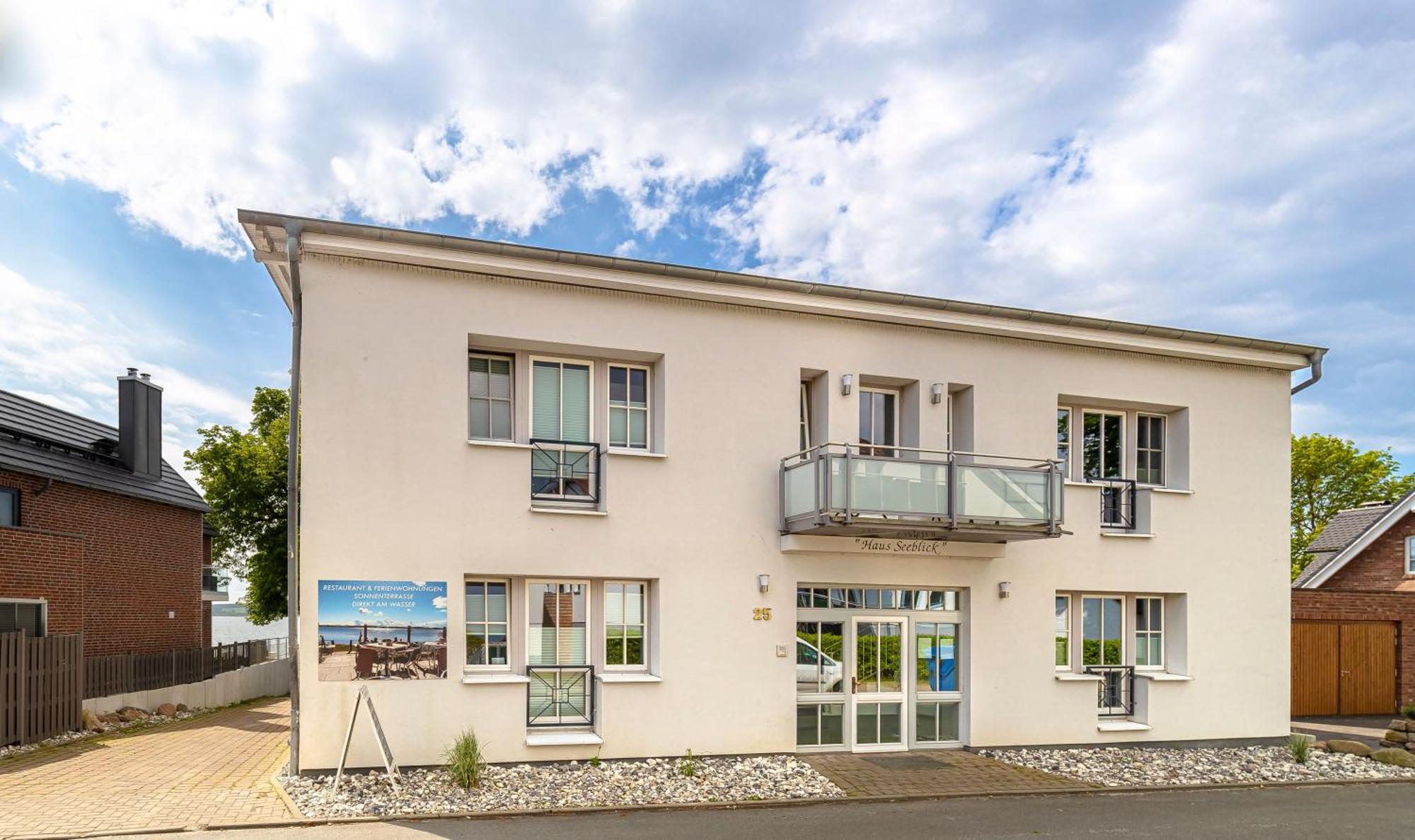 Haus Seeblick Mit 9 Wohnungen Alt Reddevitz Exterior foto